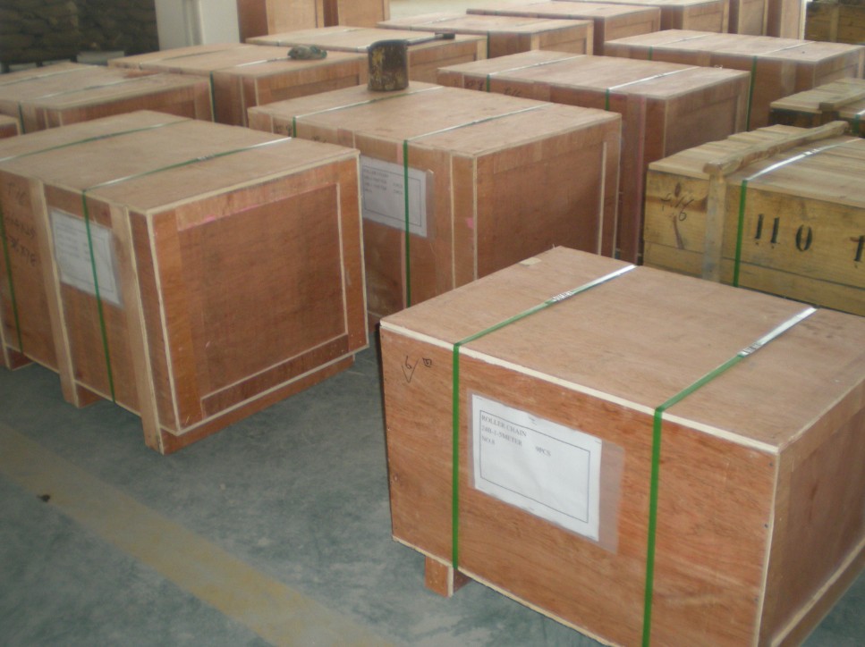 Plywood case package for chains
